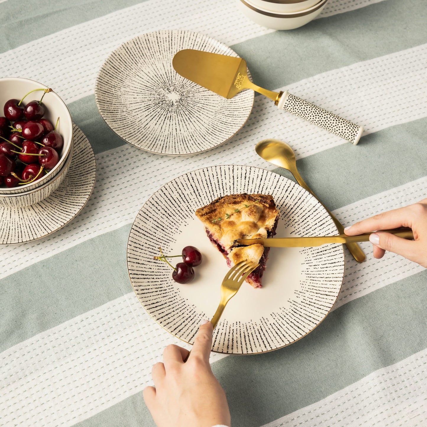 Thyme & Table Riley 12-Piece Ceramic Dinnerware Set